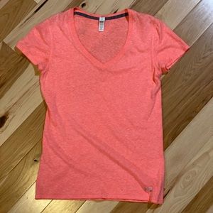 Women’s under Armour tee
